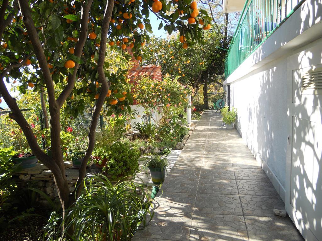 Matilija Apartment